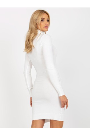 Balta megzta suknelė aukštu kaklu-NM-SK-NG-2309.17X