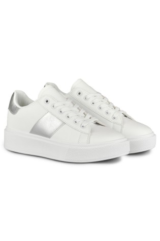 Balti suvarstomi batai su sidabro spalvos apdaila-956-2Si