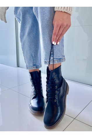 Klasikiniai moteriški batai su raišteliais FERDIA BLACK-KB 32924