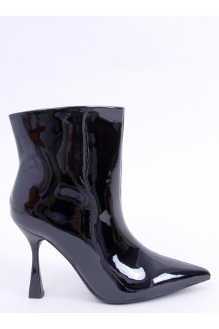 Lakuoti juodi aukštakulniai batai plačiu aulu SYLVIA BLACK-KB 36150