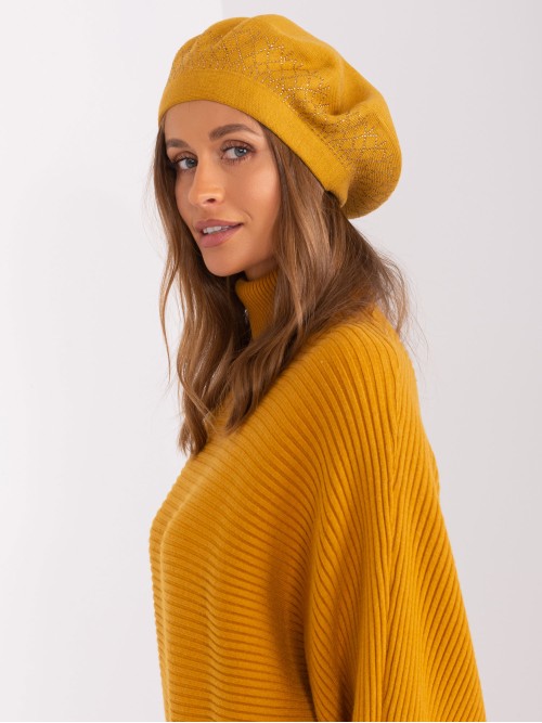 Geltona moteriška žieminė beretė-AT-CZ-231605.21P